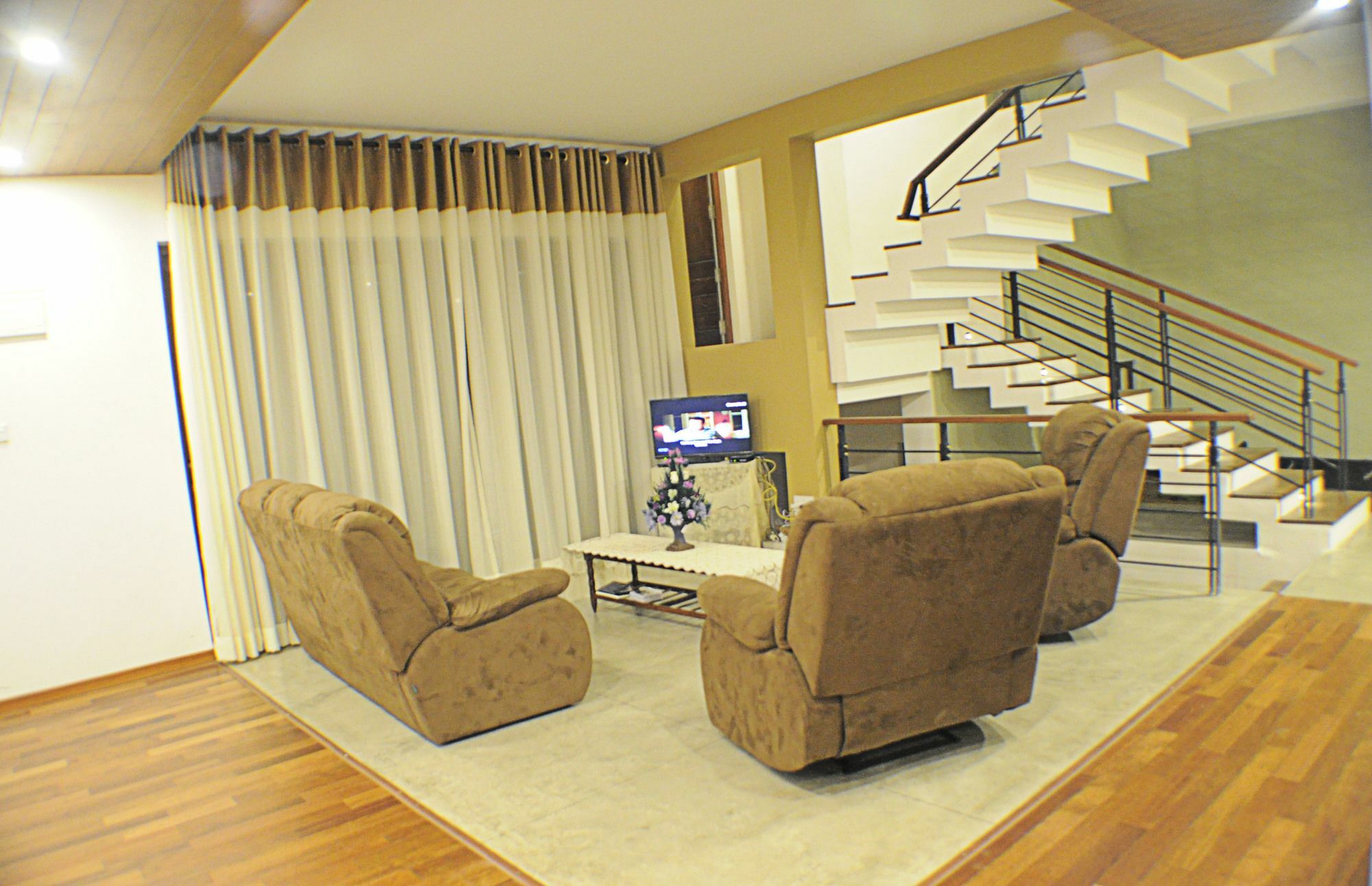 M&M Residence Kandy Exterior photo